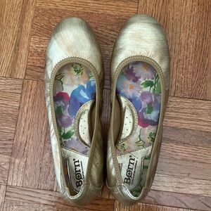 Born - women flat shoes